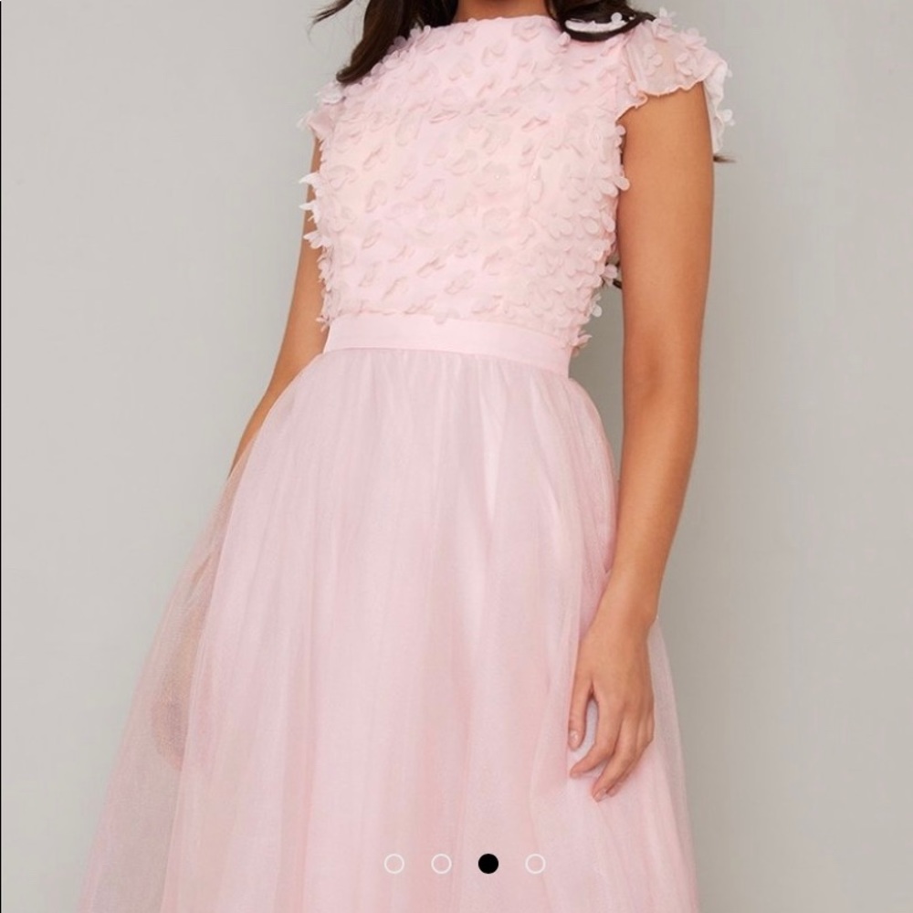 Pink dress with flower appliqués - Picture 2 of 6